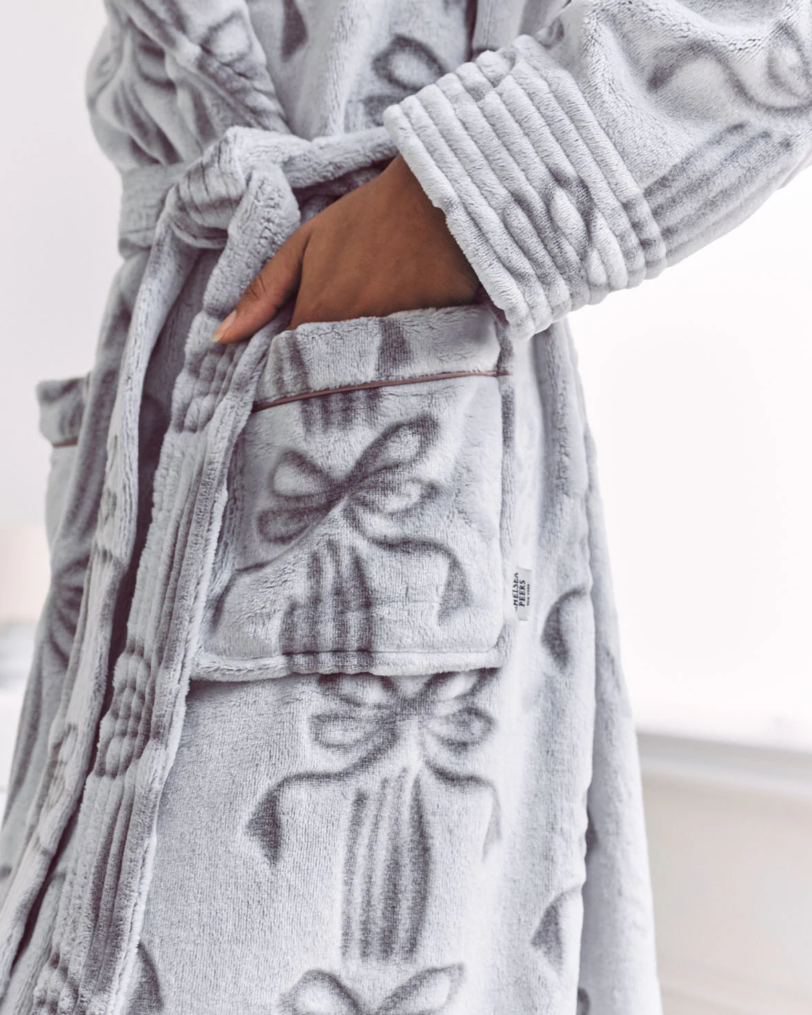 Fleece Burnout Ribbon Bow Dressing Gown - Image 4