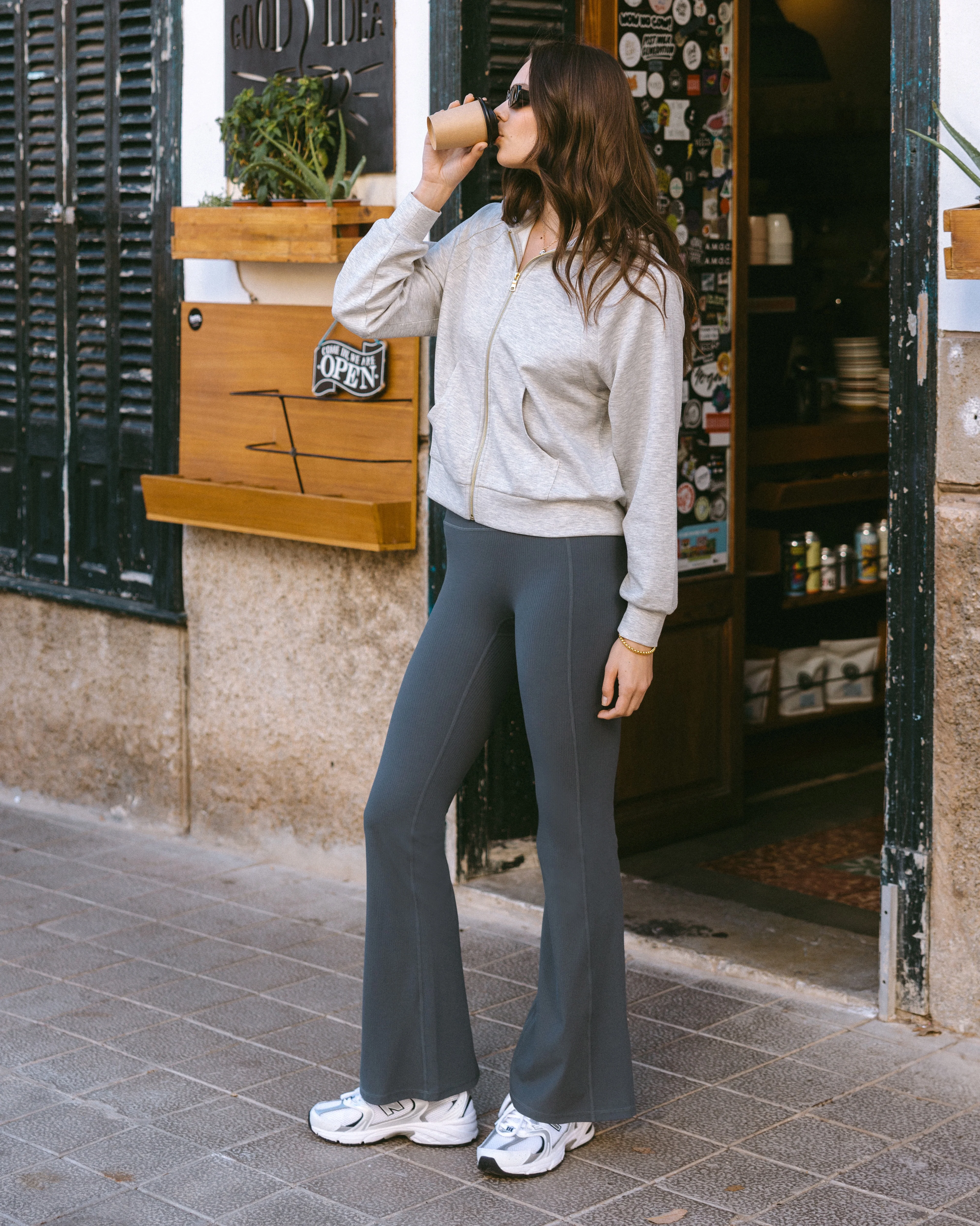 SoftSculpt Rib Flared Leggings - Charcoal - Image 5